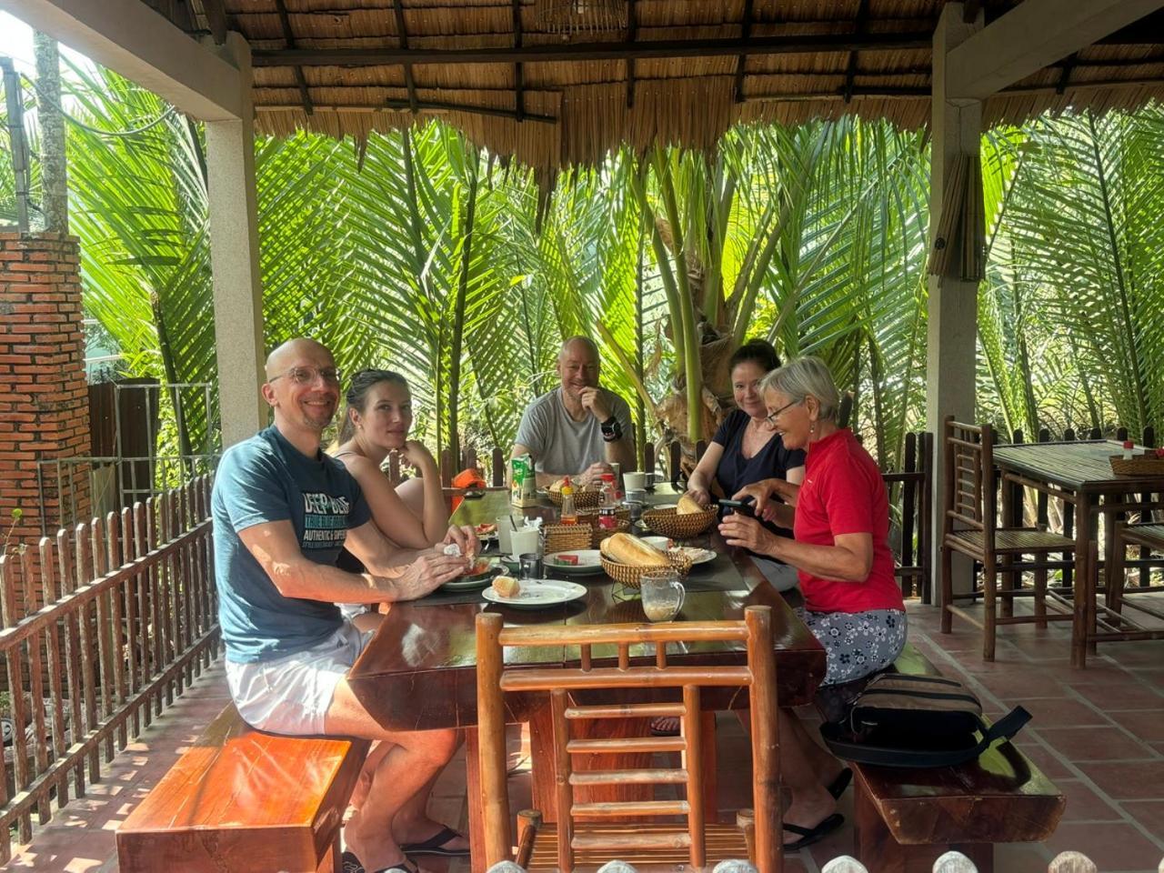 Homestay Bentre Coco Lodge Ben Tre Екстер'єр фото